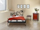 CARTAGENA - kovová postel a noční stolek se sklem