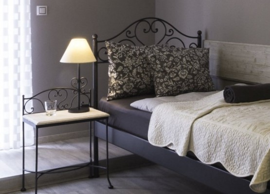 MALAGA kanape - romantická kovová postel 140 x 200 cm